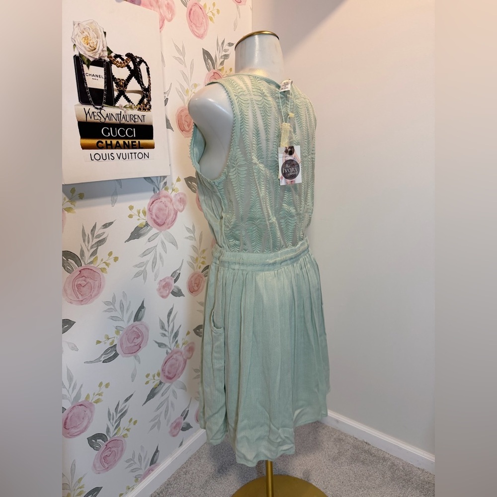 Esley Mint Green Lace Mini Dress - Picture 2 of 6